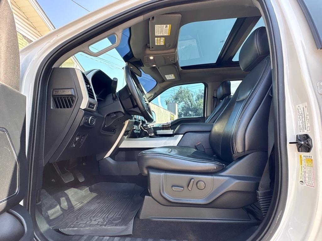 Ford F-150 4WD SuperCrew 145" Lariat 2019