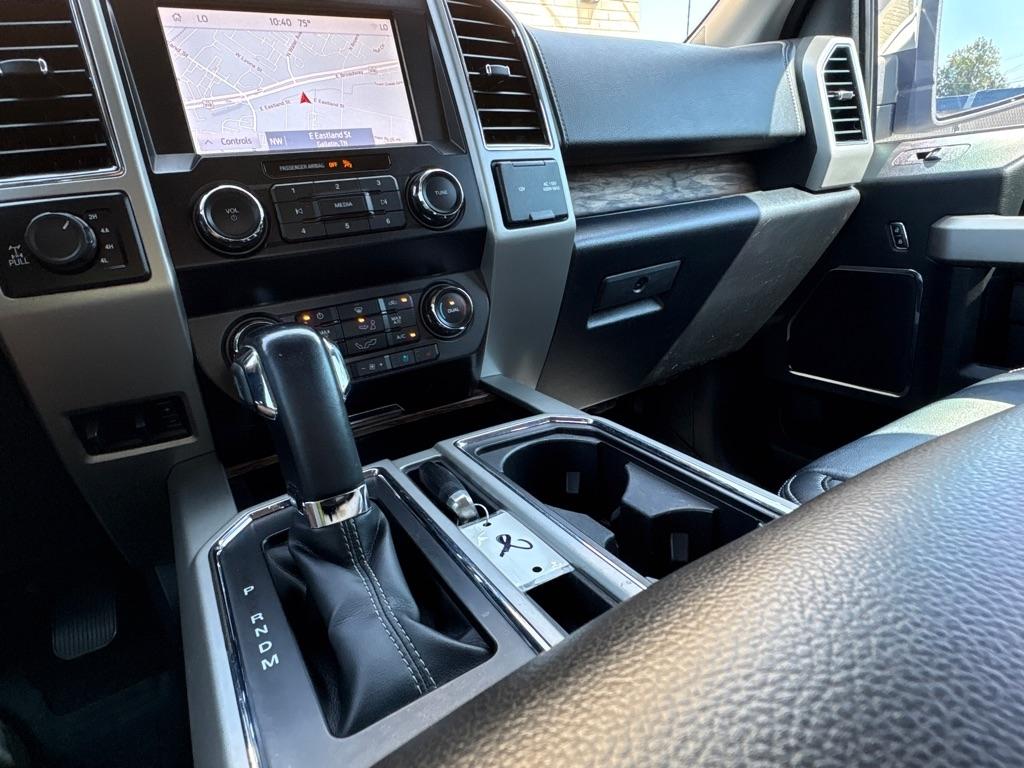 Ford F-150 4WD SuperCrew 145" Lariat 2019