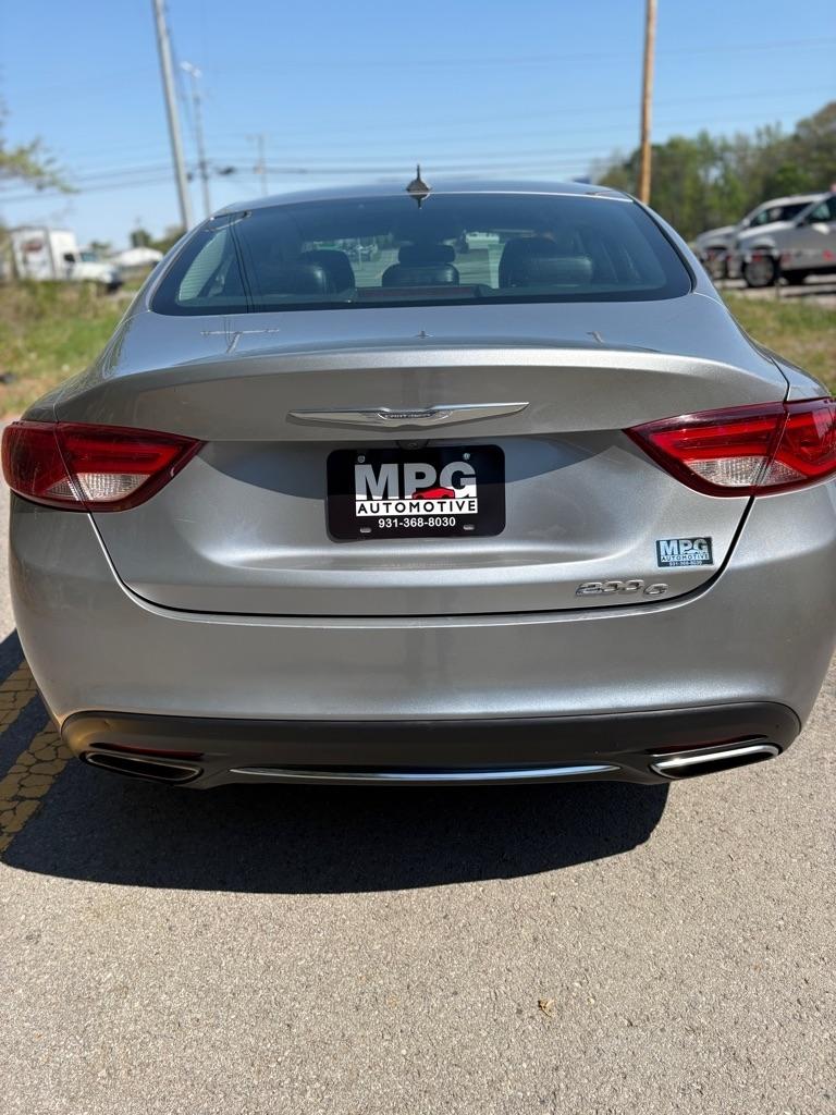 Chrysler 200 4dr Sdn C FWD 2015