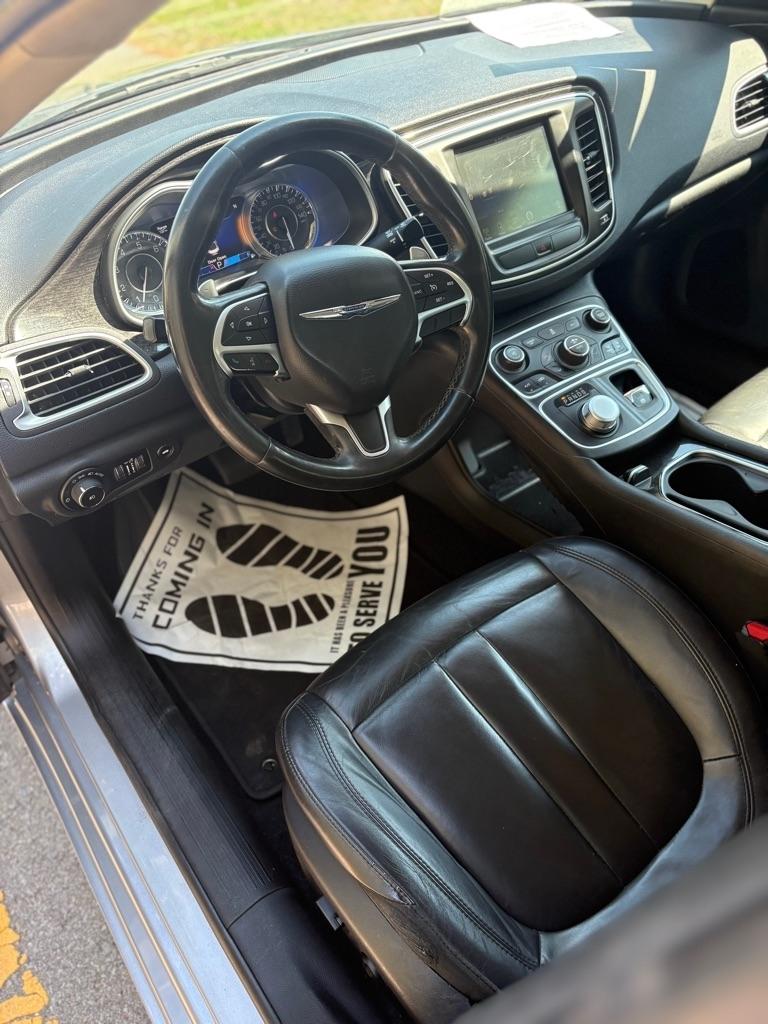 Chrysler 200 4dr Sdn C FWD 2015