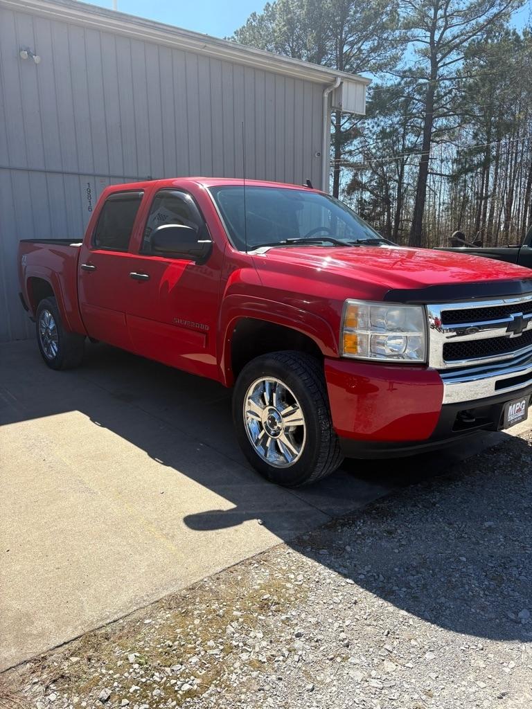 Chevrolet Silverado 1500 4WD Crew Cab 143.5" LS 2011