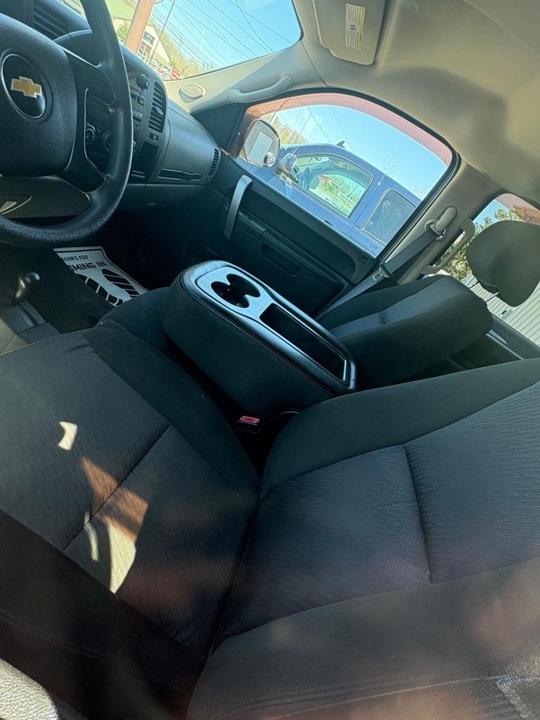 Chevrolet Silverado 1500 4WD Crew Cab 143.5" LS 2011