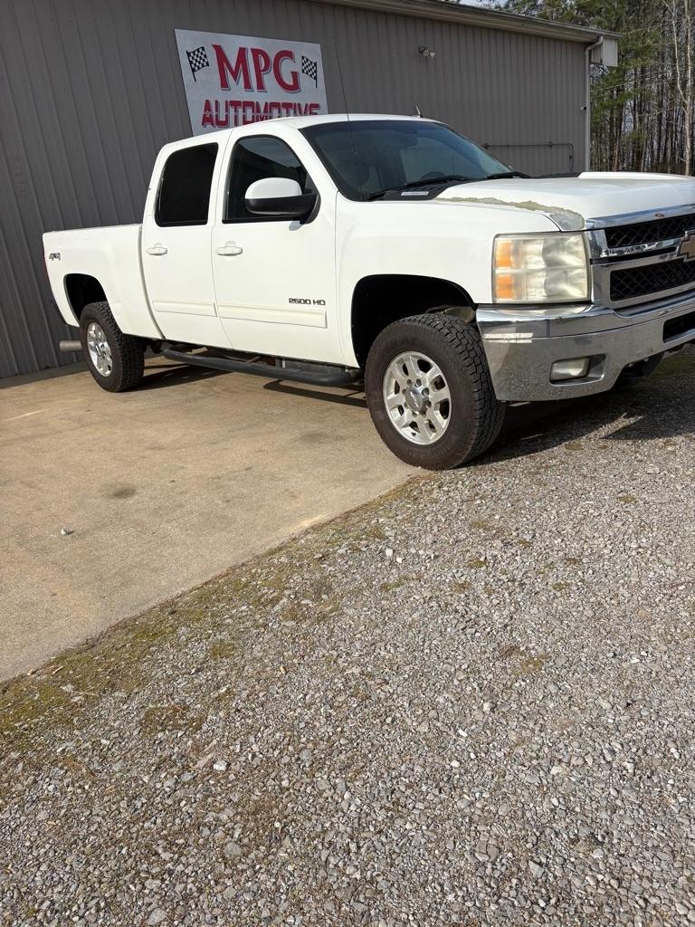 Chevrolet Silverado 2500HD 4WD Crew Cab 153.7" LTZ 2011