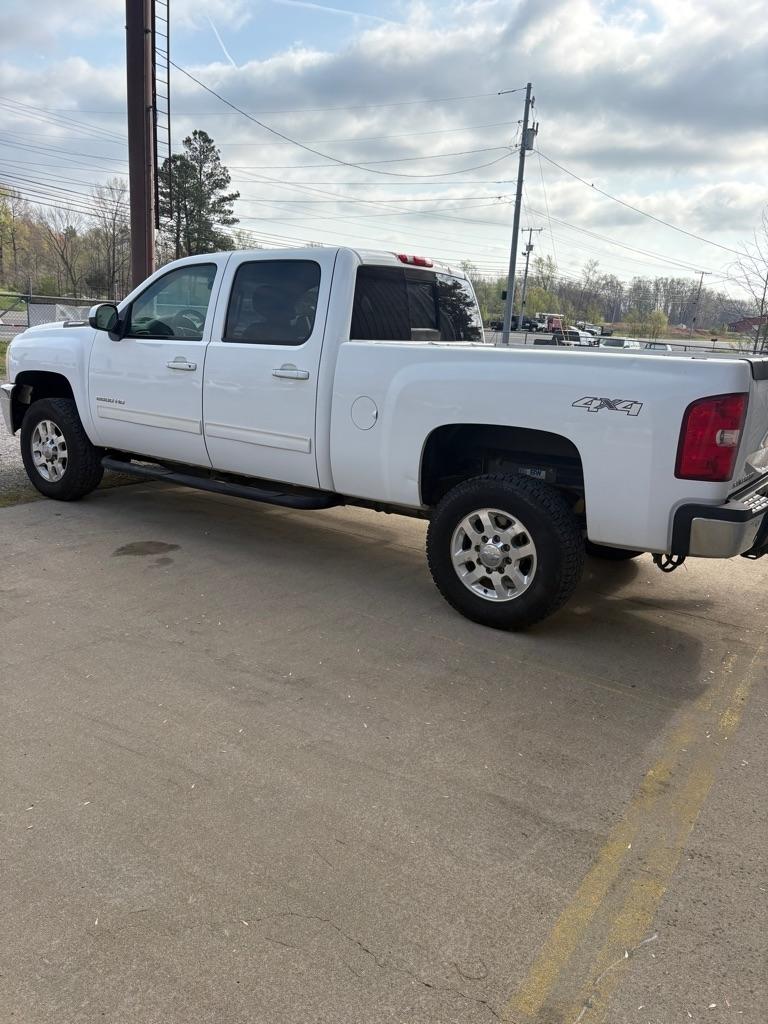 Chevrolet Silverado 2500HD 4WD Crew Cab 153.7" LTZ 2011
