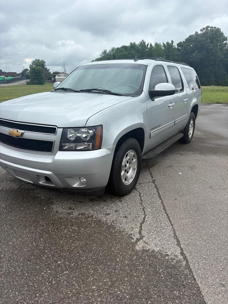 Chevrolet Suburban 2WD 4dr 1500 LT 2012