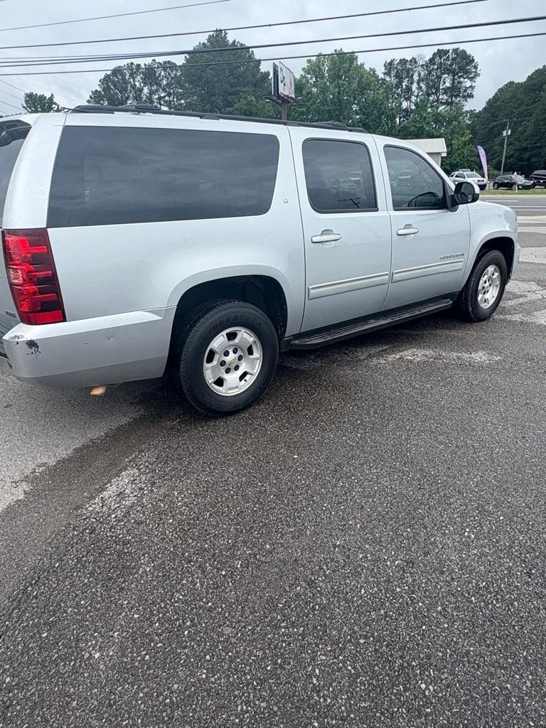 Chevrolet Suburban 2WD 4dr 1500 LT 2012