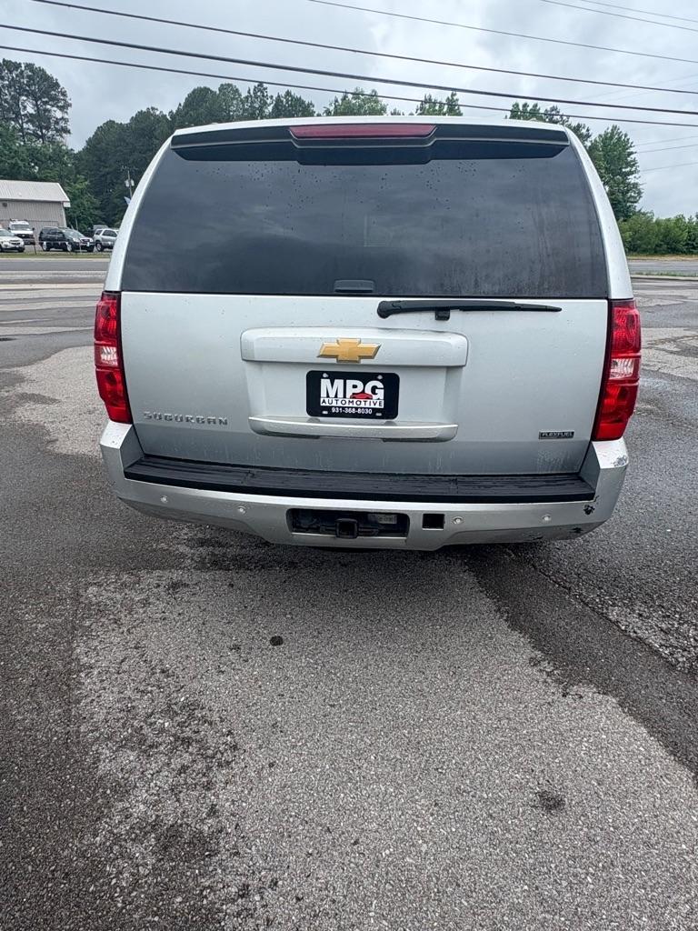 Chevrolet Suburban 2WD 4dr 1500 LT 2012