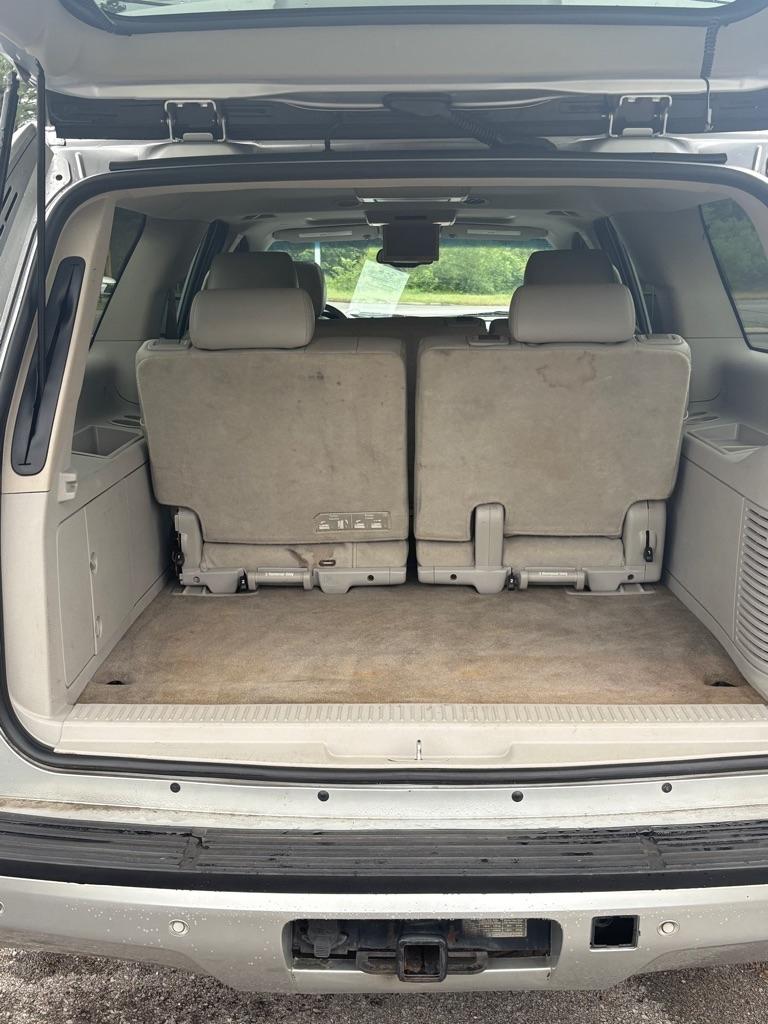 Chevrolet Suburban 2WD 4dr 1500 LT 2012
