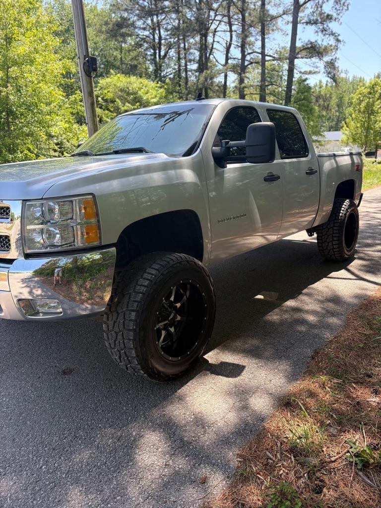 Chevrolet Silverado 1500 4WD Crew Cab 143.5" LT 2012