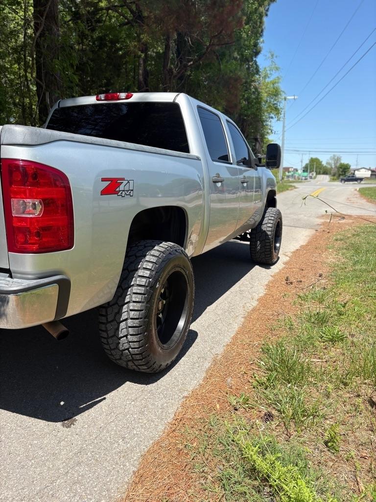 Chevrolet Silverado 1500 4WD Crew Cab 143.5" LT 2012