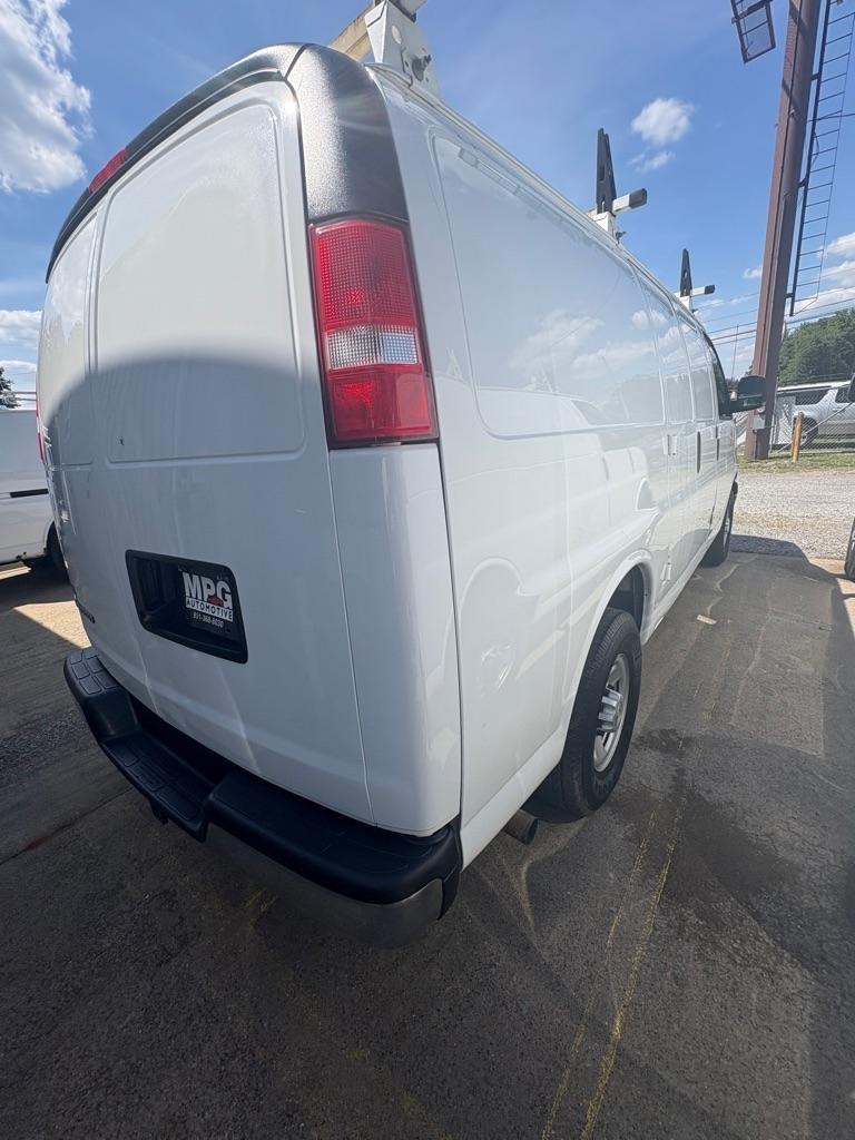 Chevrolet Express Cargo Van RWD 2500 135" 2020