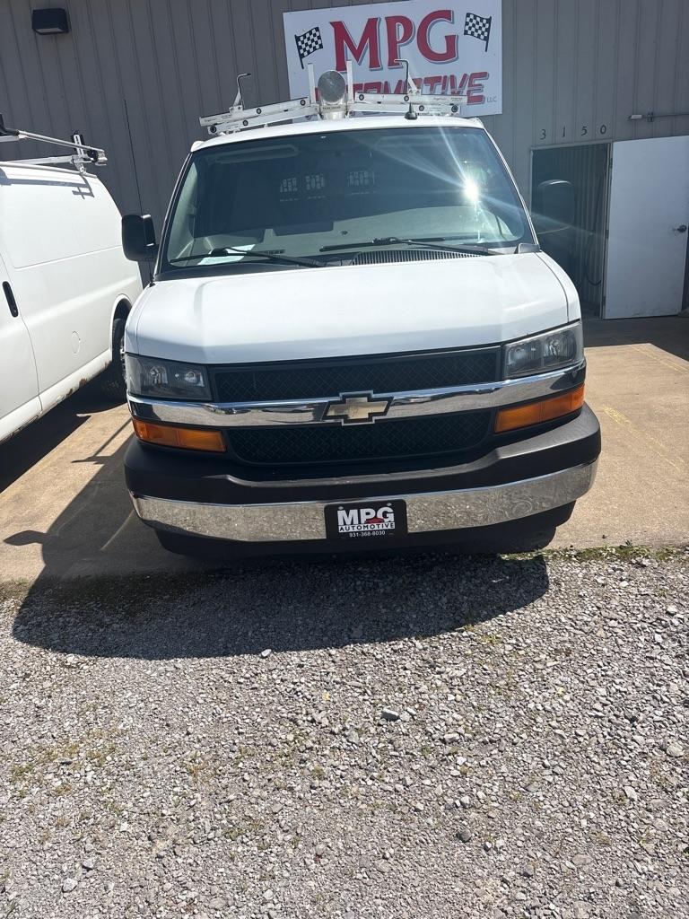Chevrolet Express Cargo Van RWD 2500 135" 2017
