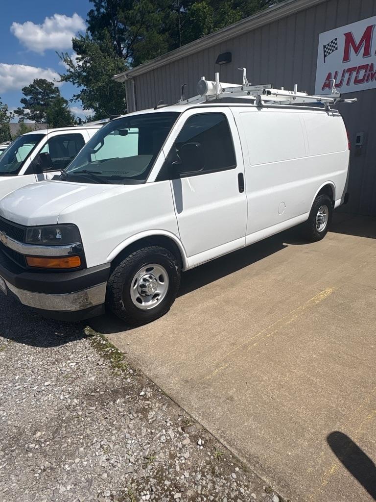 Chevrolet Express Cargo Van RWD 2500 135" 2017