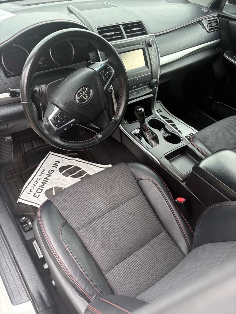 Toyota Camry XLE Auto (Natl) 2017