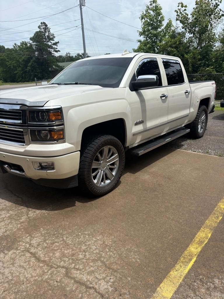 Chevrolet Silverado 1500 4WD Crew Cab 143.5" High Country 2015