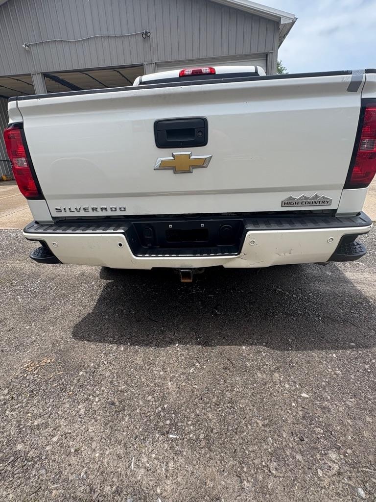 Chevrolet Silverado 1500 4WD Crew Cab 143.5" High Country 2015