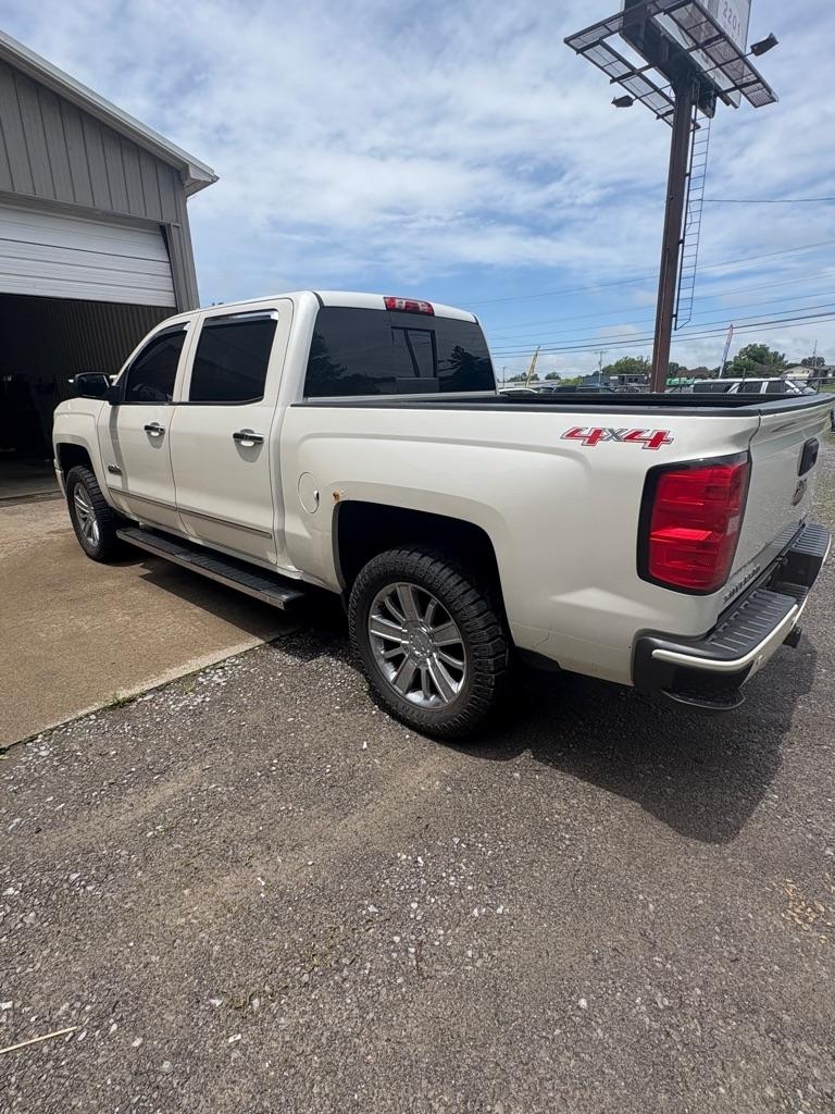 Chevrolet Silverado 1500 4WD Crew Cab 143.5" High Country 2015