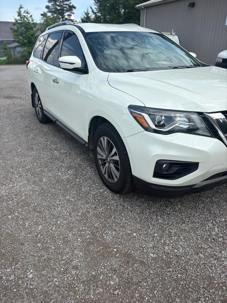 2018 Nissan Pathfinder SV 2WD's photo