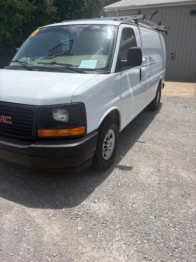 GMC Savana Cargo Van RWD 2500 135" 2017