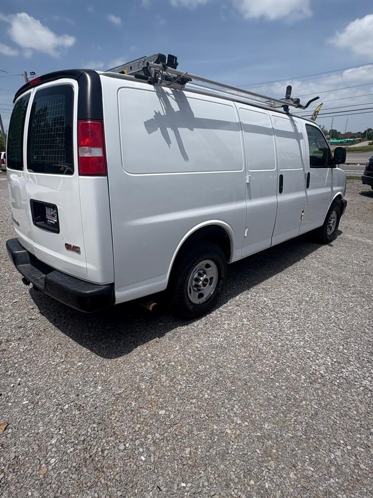 GMC Savana Cargo Van RWD 2500 135" 2017