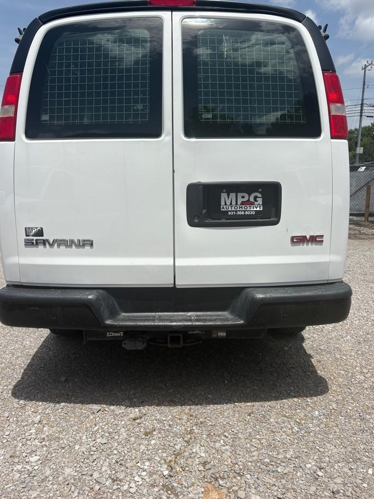 GMC Savana Cargo Van RWD 2500 135" 2017