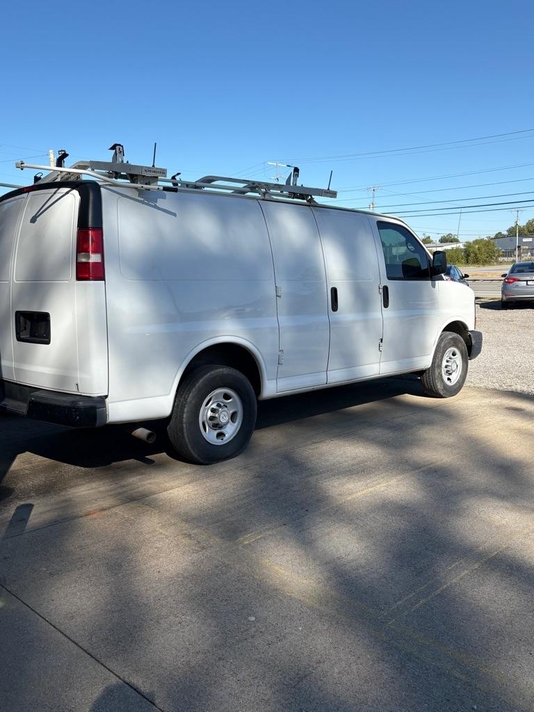 Chevrolet Express Cargo Van RWD 2500 135" 2015
