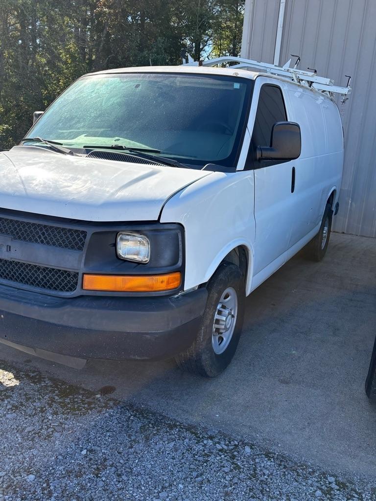 Chevrolet Express Cargo Van RWD 2500 135" 2015