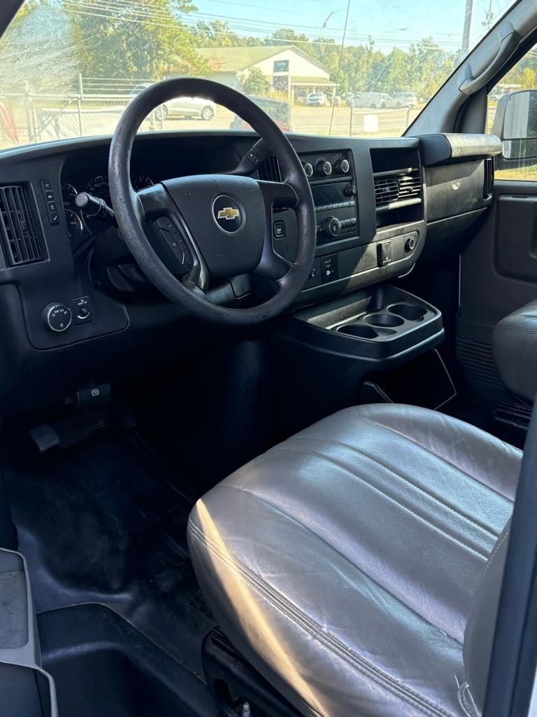 Chevrolet Express Cargo Van RWD 2500 135" 2015