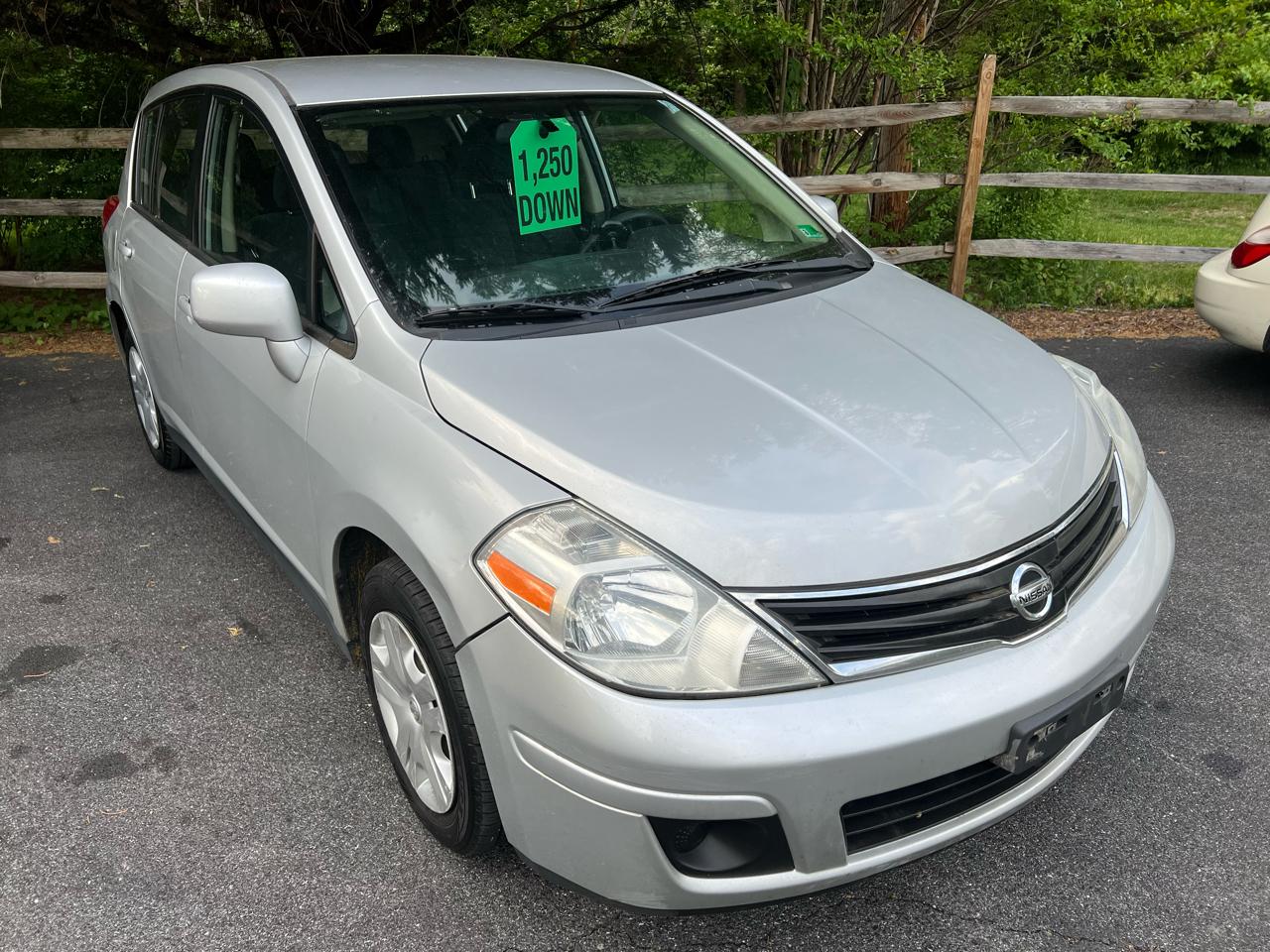 Nissan Versa 5dr HB Auto 1.8 S 2012