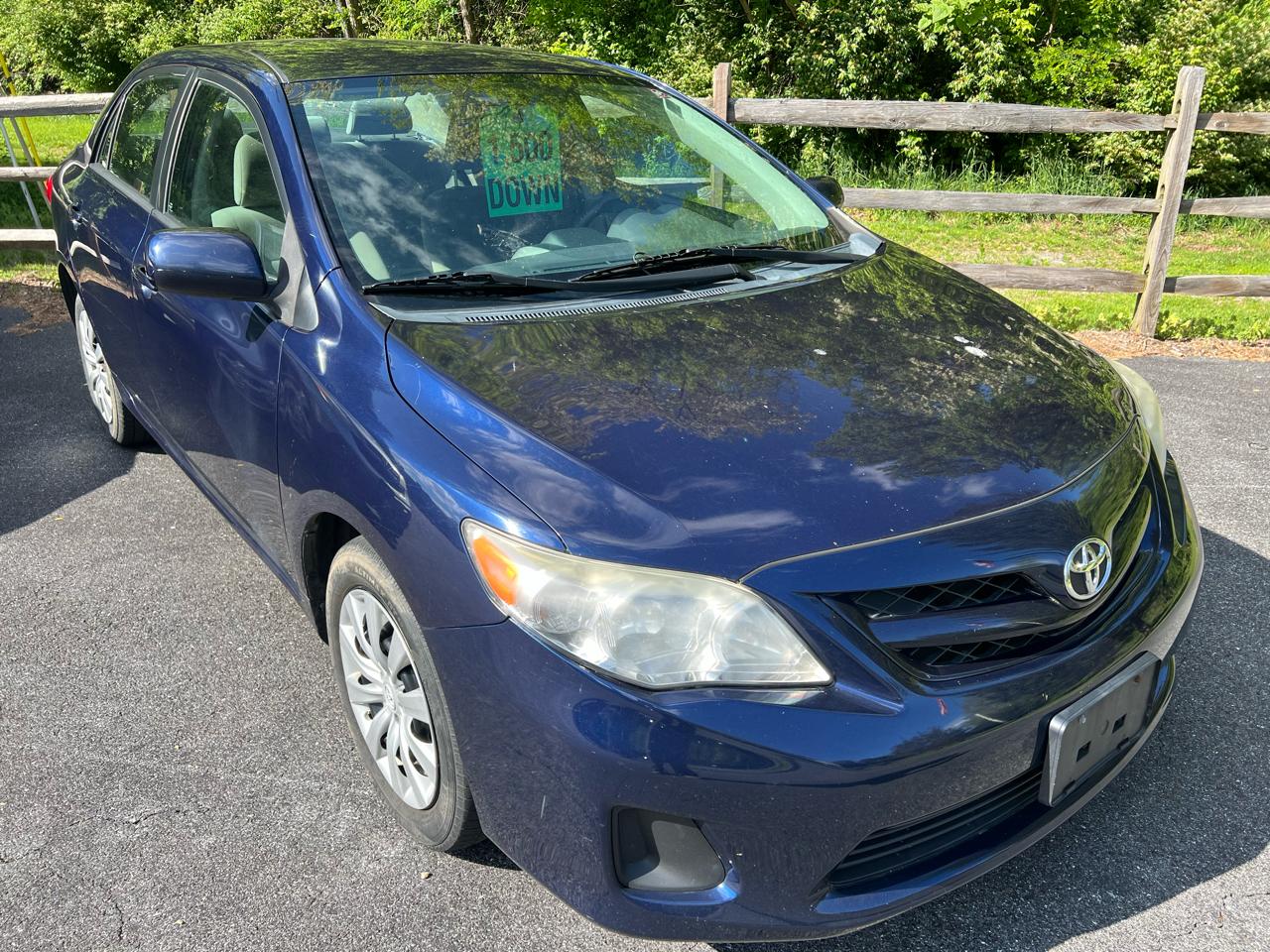 Toyota Corolla 4dr Sdn Auto LE (Natl) 2012