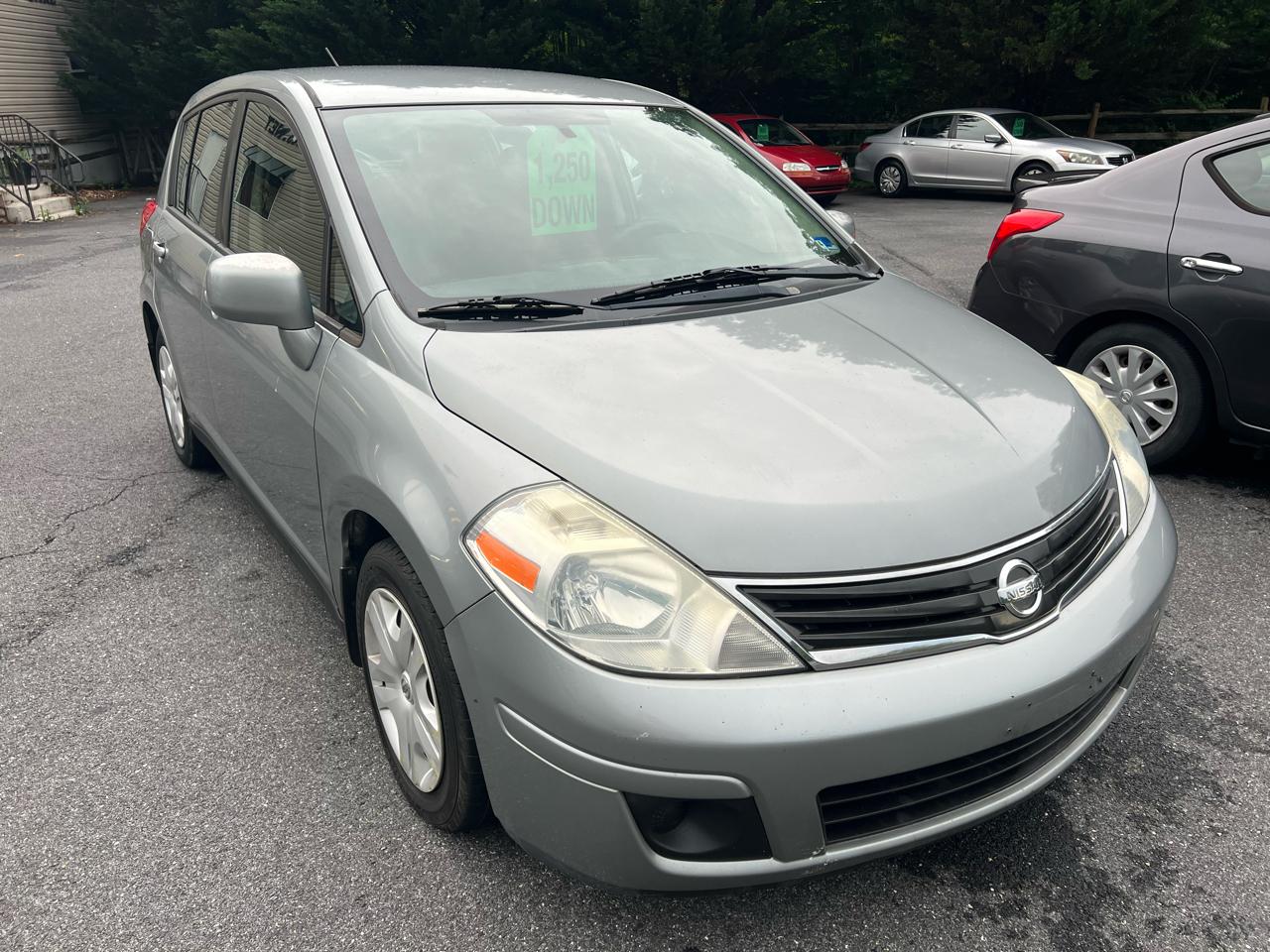 Nissan Versa 5dr HB I4 Auto 1.8 S 2010