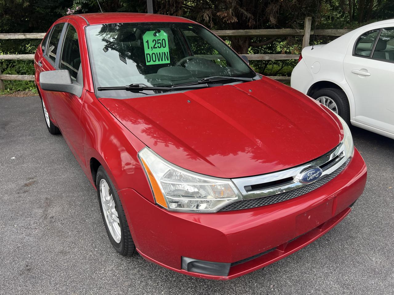 Ford Focus 4dr Sdn SE 2010