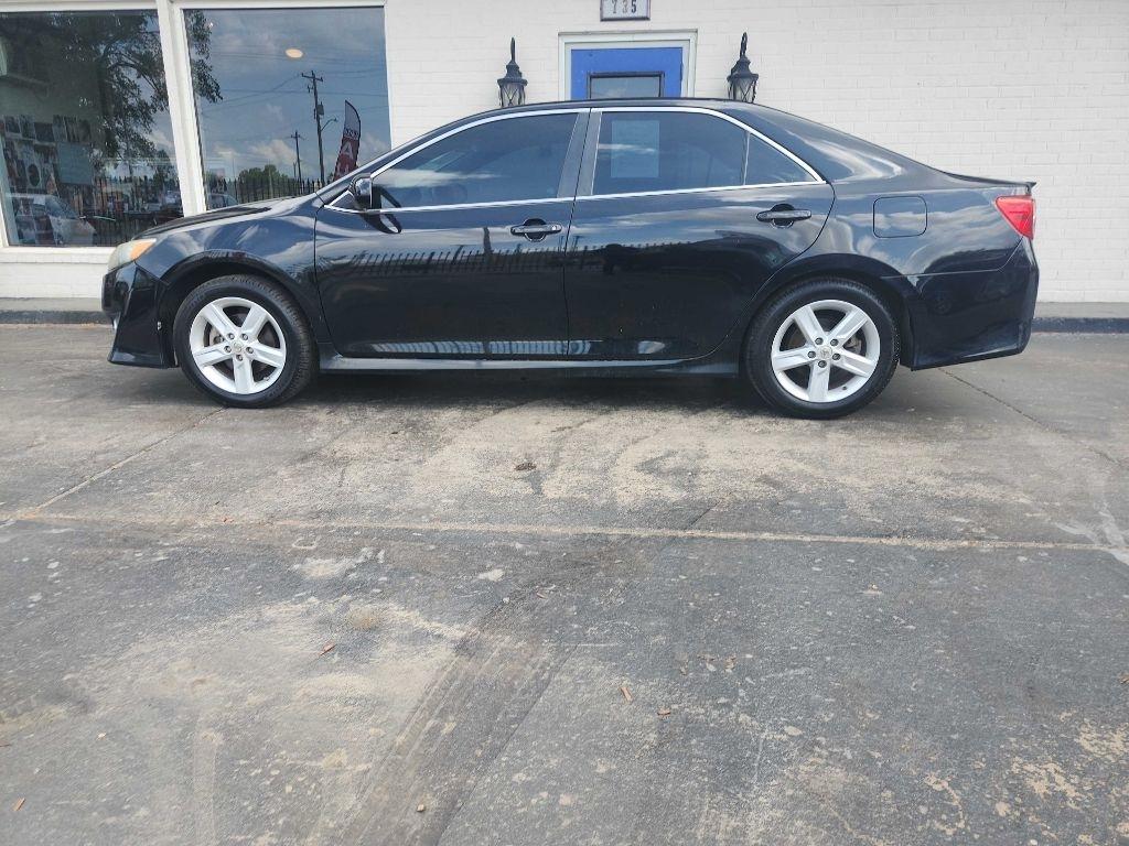 View vehicle photo 5