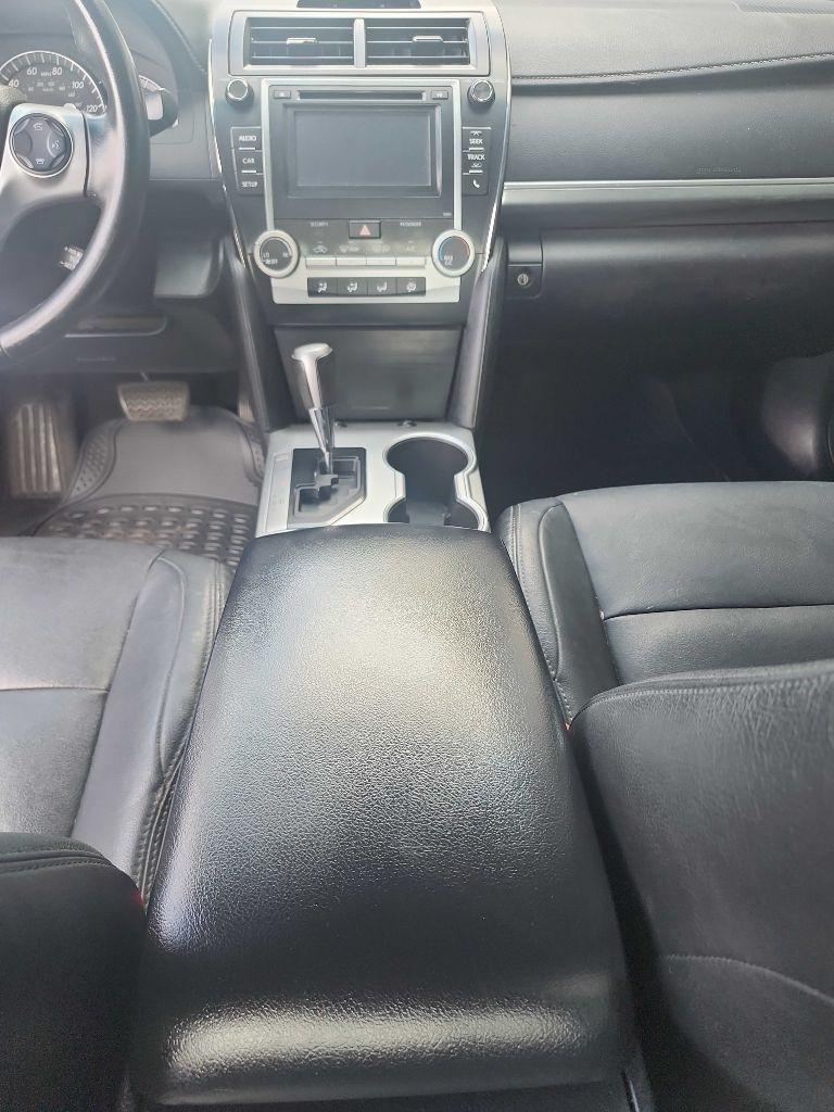 View vehicle photo 6