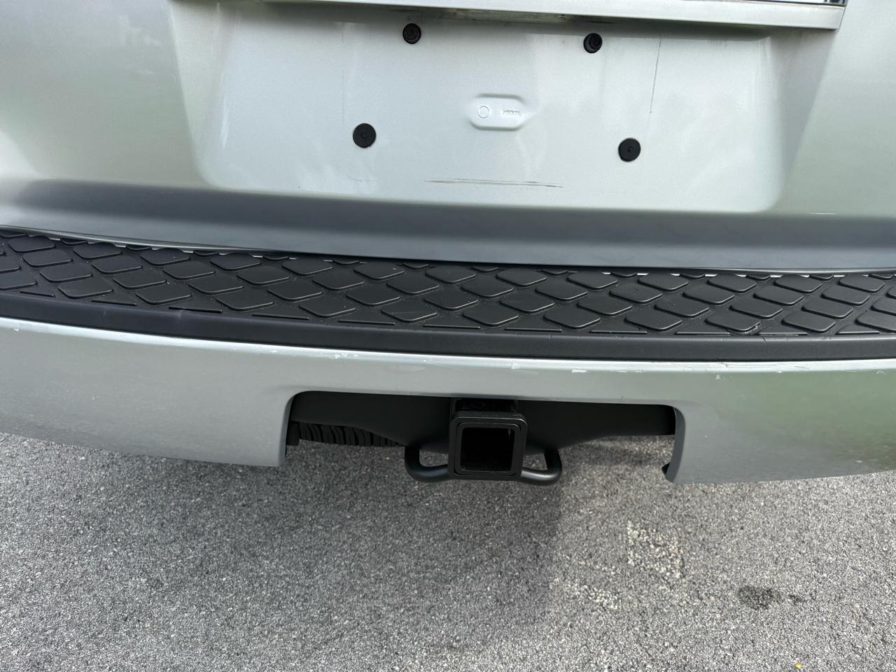 Nissan Pathfinder LE 4WD 2010