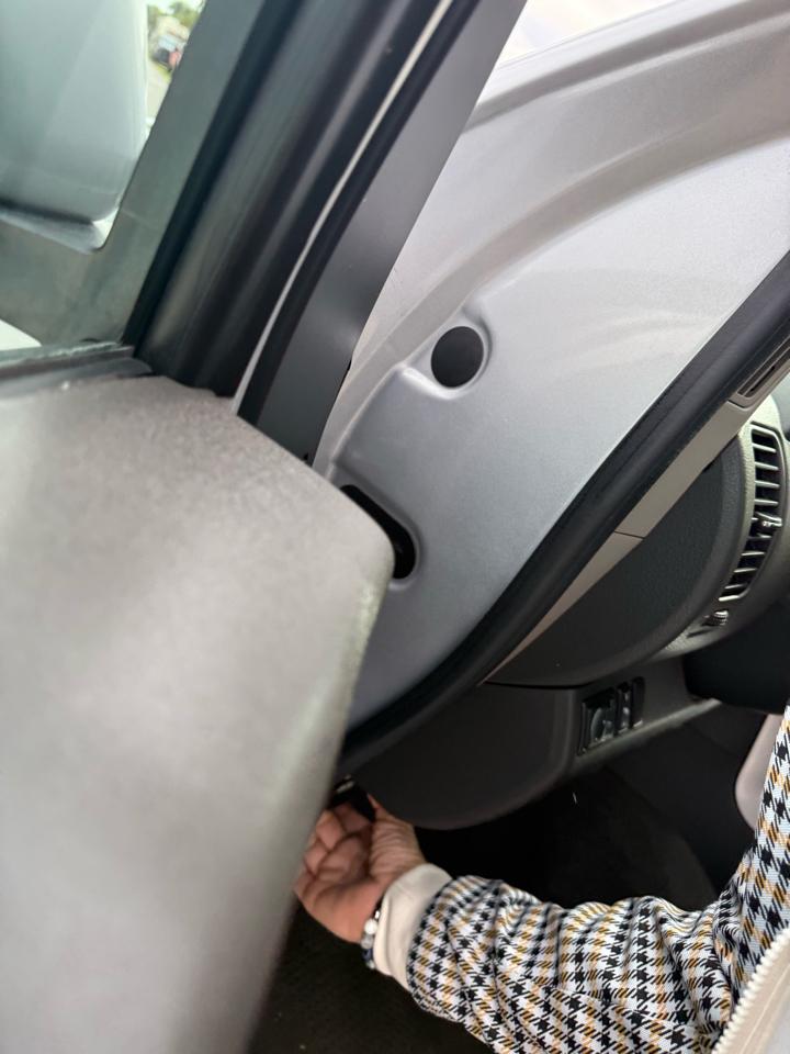 Nissan Pathfinder LE 4WD 2010