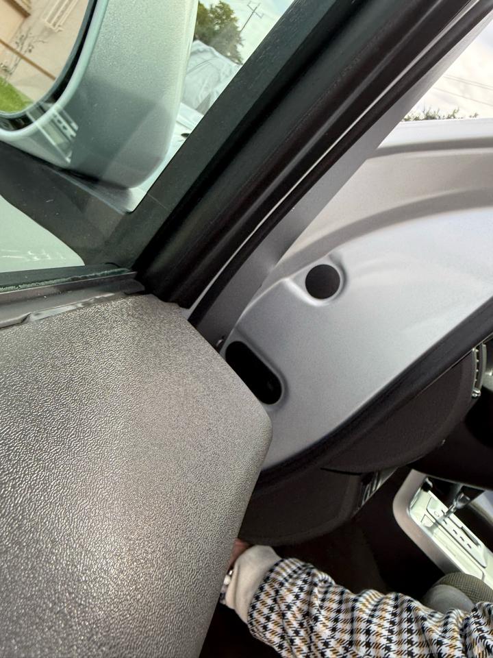 Nissan Pathfinder LE 4WD 2010