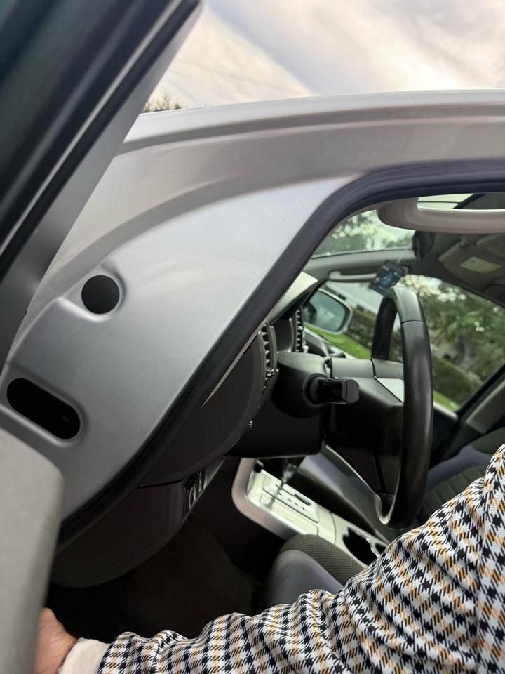 Nissan Pathfinder LE 4WD 2010