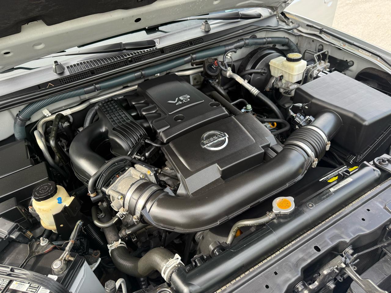 Nissan Pathfinder LE 4WD 2010