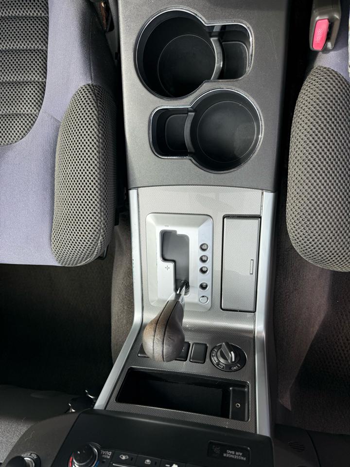 Nissan Pathfinder LE 4WD 2010