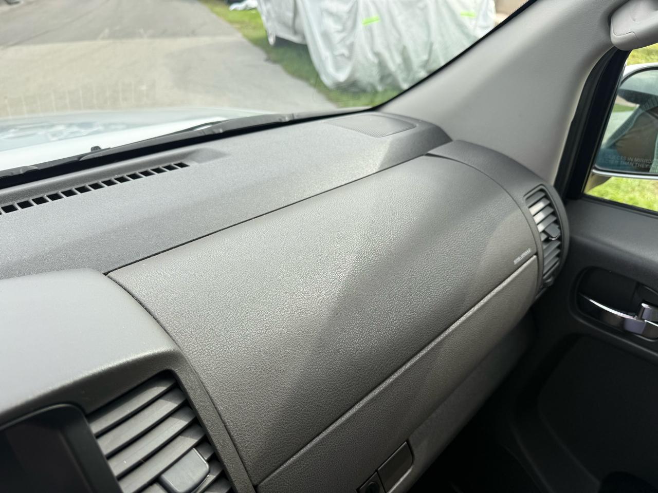 Nissan Pathfinder LE 4WD 2010