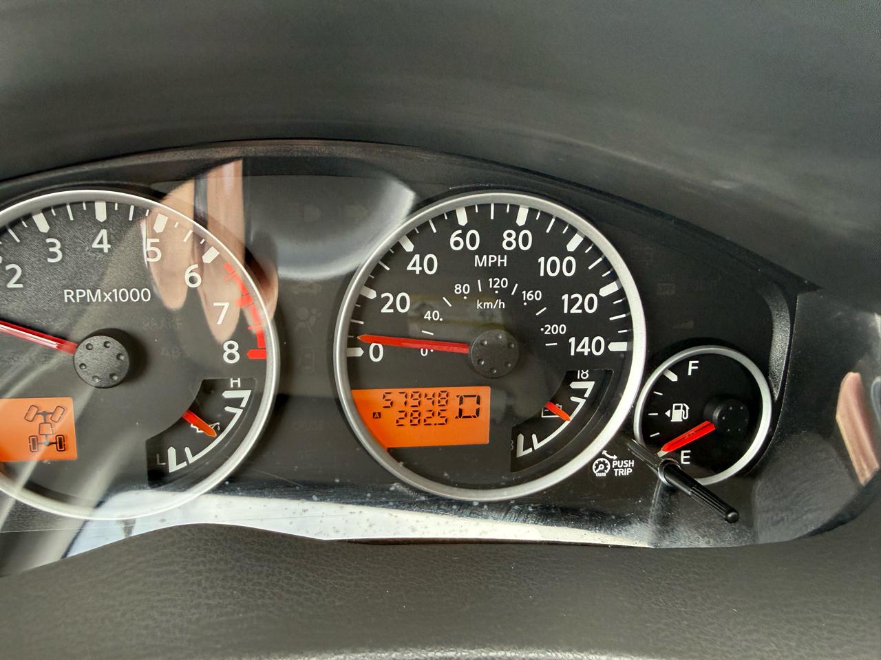 Nissan Pathfinder LE 4WD 2010