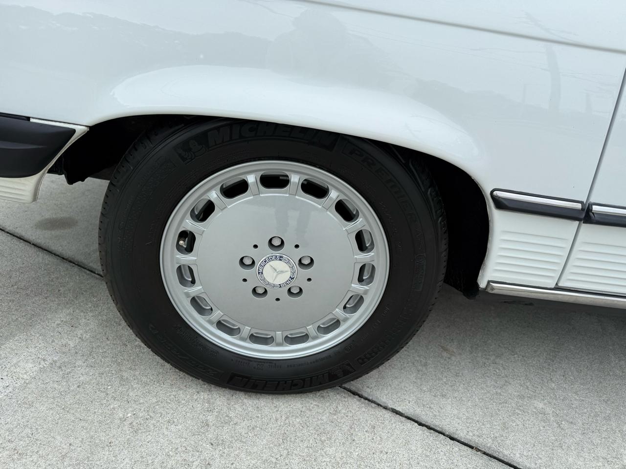 Mercedes-Benz 560 SL coupe 1989