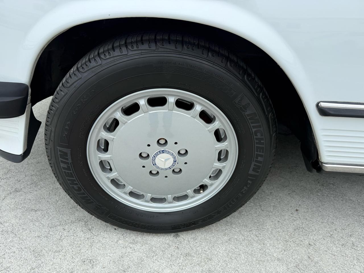 Mercedes-Benz 560 SL coupe 1989