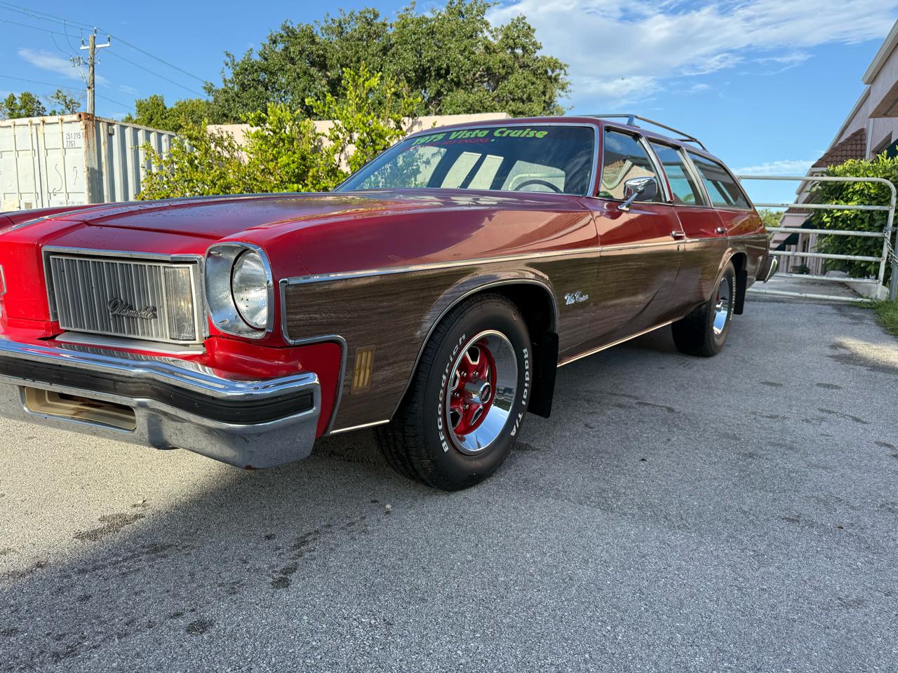 Oldsmobile Vista  1975