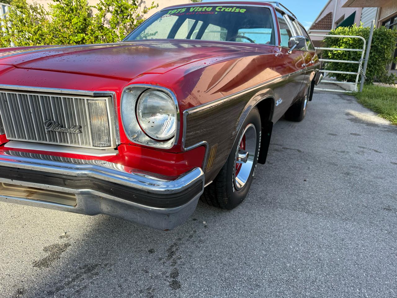 Oldsmobile Vista  1975