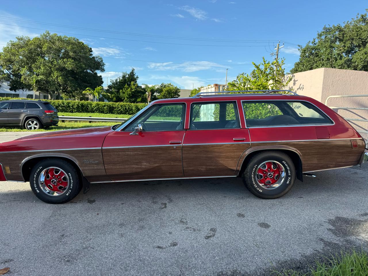 Oldsmobile Vista  1975