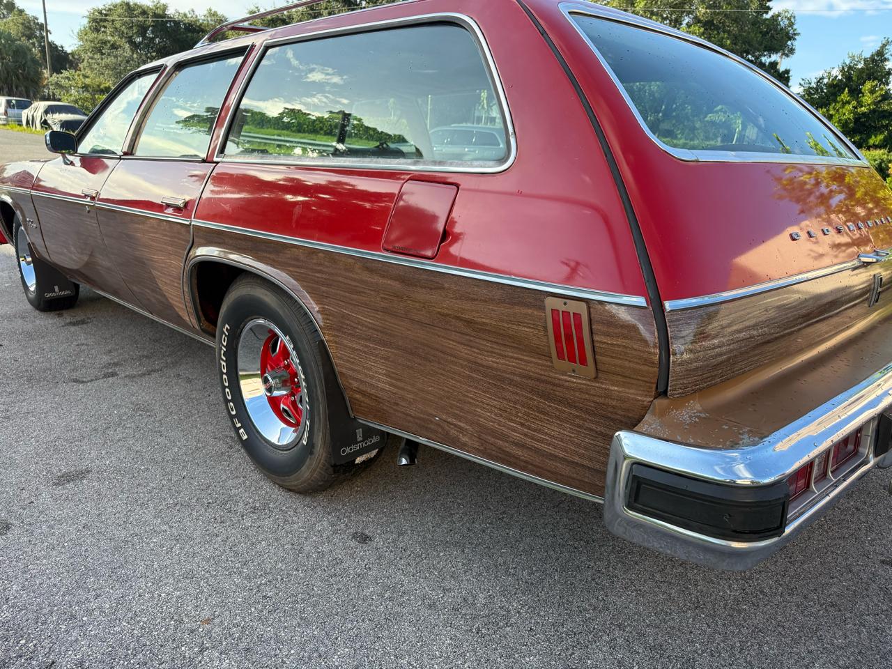 Oldsmobile Vista  1975