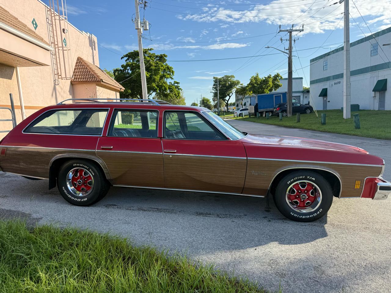 Oldsmobile Vista  1975