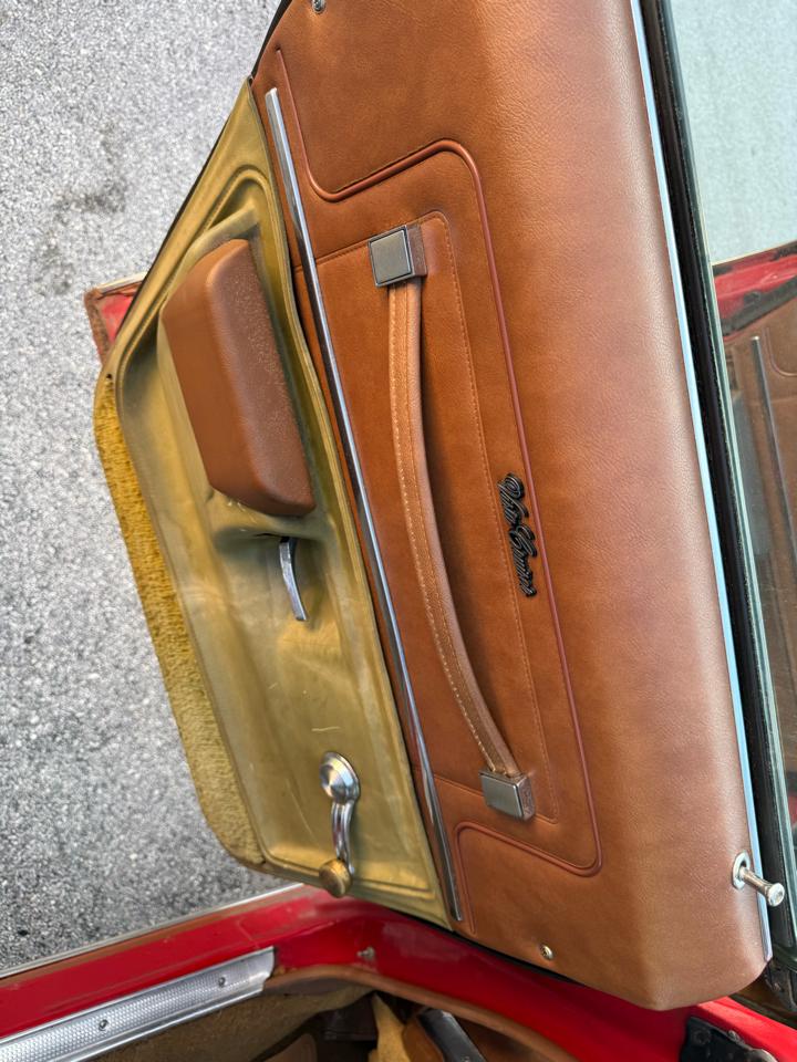 Oldsmobile Vista  1975